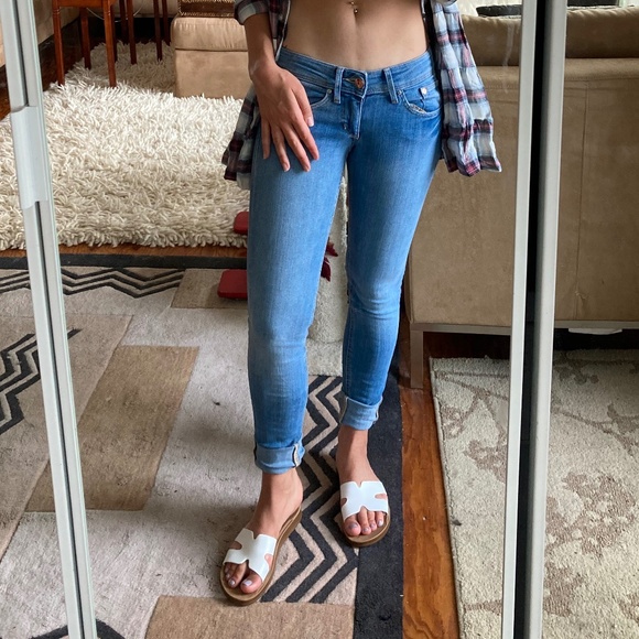 H&M Low-Rise Jeans, Size 24 - Picture 2 of 5